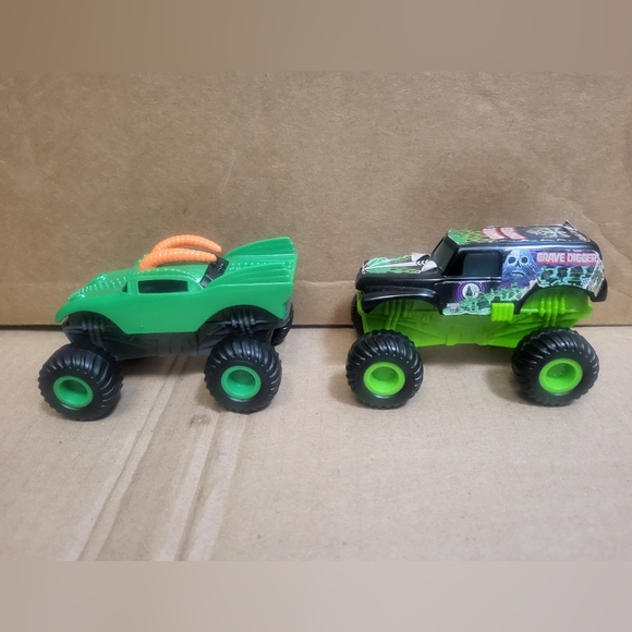 McDonald's Other - Mcdonald's 2015 Feld Motor Inc.Grave Digger/Dragon Monster Truck Happy Meal Toy